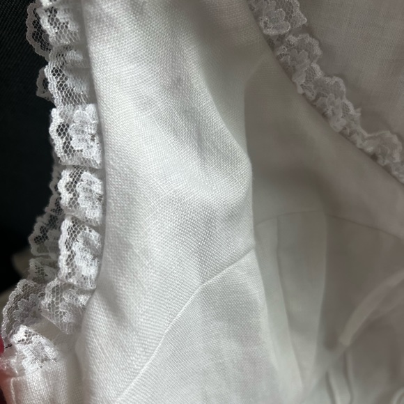 New REFORMATION Victorian linen top with lace bow Size 4 - Picture 4 of 6